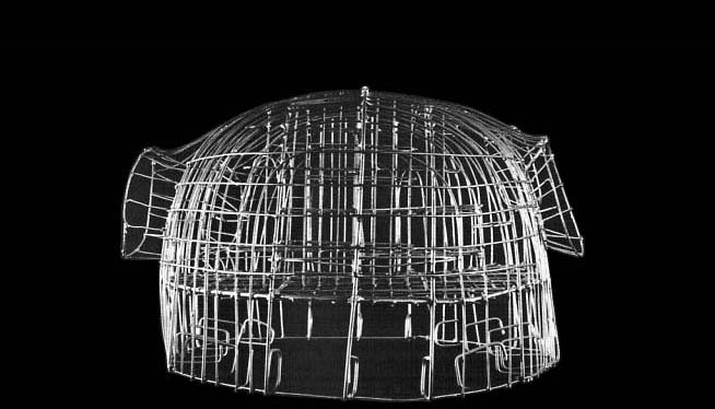 1967 – Recherches de base : structure métallique.