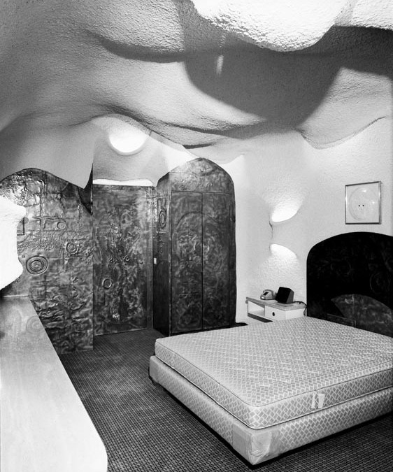 1984 – Suite dans hôtel. Genève. Suisse.